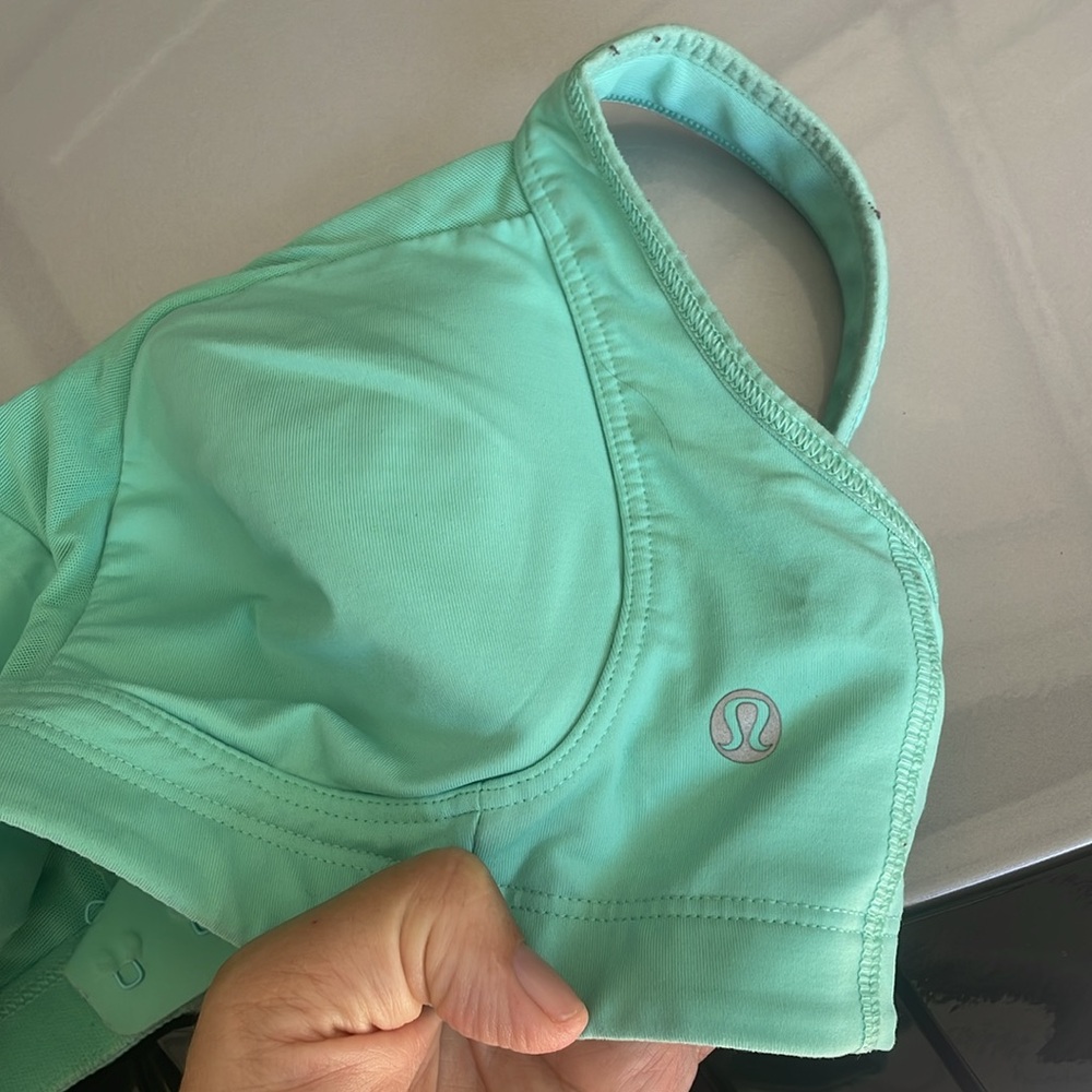 lululemon ta ta tamer turqouise 34D VGUC - Picture 2 of 11